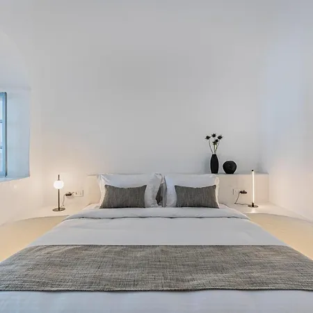 Paradeisos Apartment Karterados (Santorini)