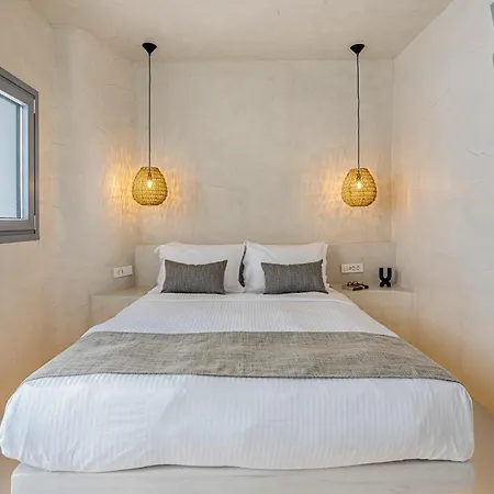 Paradeisos * Karterados (Santorini)