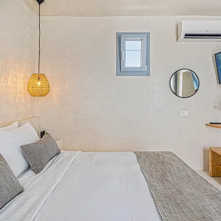 Paradeisos Apartment Karterados (Santorini)