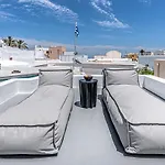 Paradeisos *